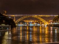 Nachtfahrt mit der Stahlbrücke Ponte Luis I - Porto